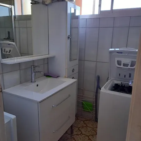 4 Personnes A St Raphael * Saint-Raphael (Var)