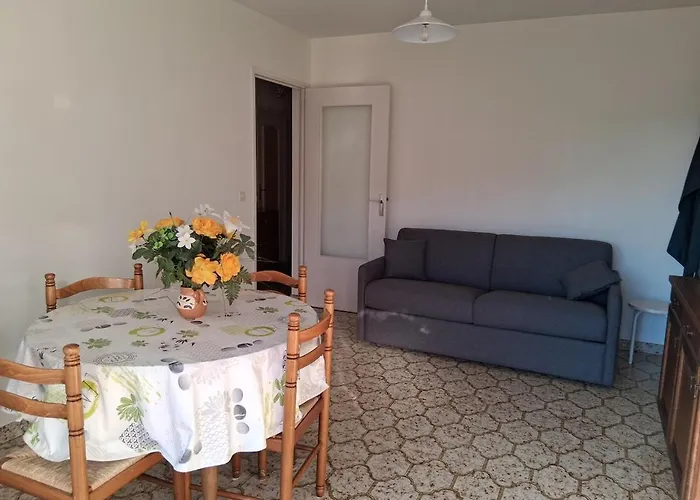 4 Personnes A St Raphael